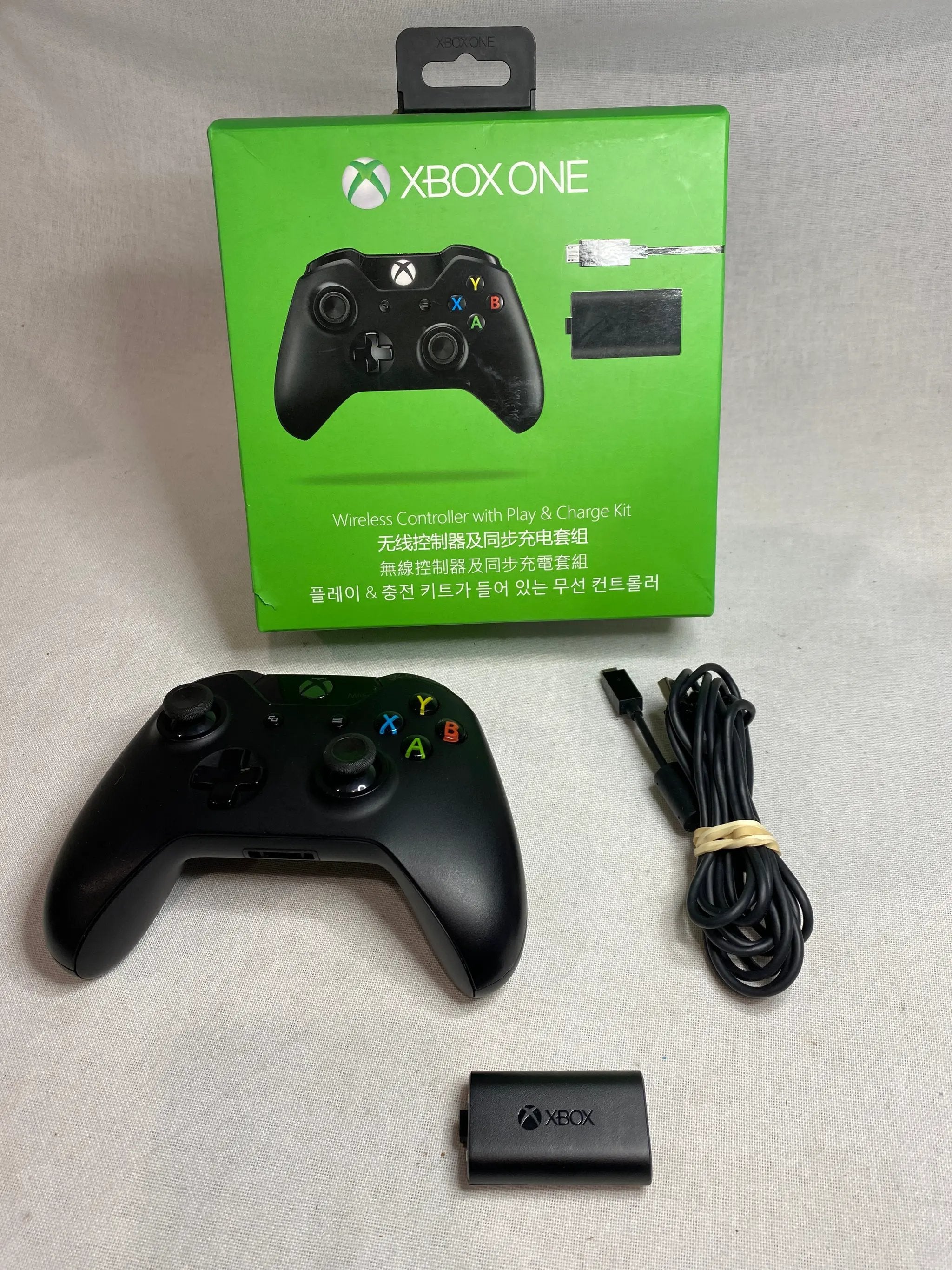 Controller | Xbox One | Genuine Controller Play and Charge Kit Home Game Console Controllers Controllers & Attachments RetroSales.com.au